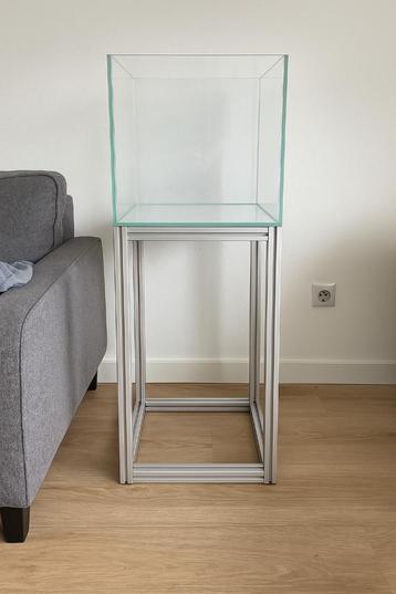 Premium Optiwhite Cube Aquarium 64l met Standaard beschikbaar voor biedingen
