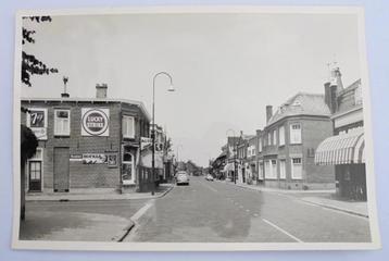 Moederfoto GILZE Nieuwstraat kruising Korte Wagenstraat 1960 beschikbaar voor biedingen