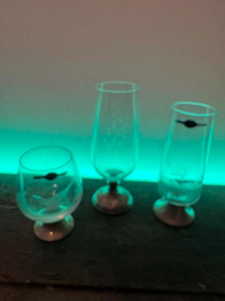 3 mooie oude glazen met zilveren ( gemerkt )voeten, Verzamelen, Glas en Borrelglaasjes, Zo goed als nieuw, Overige typen, Ophalen of Verzenden