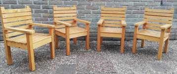 Kinderstoel. 4 degelijke kinderstoelen. Hardhout. Ca 1970. beschikbaar voor biedingen