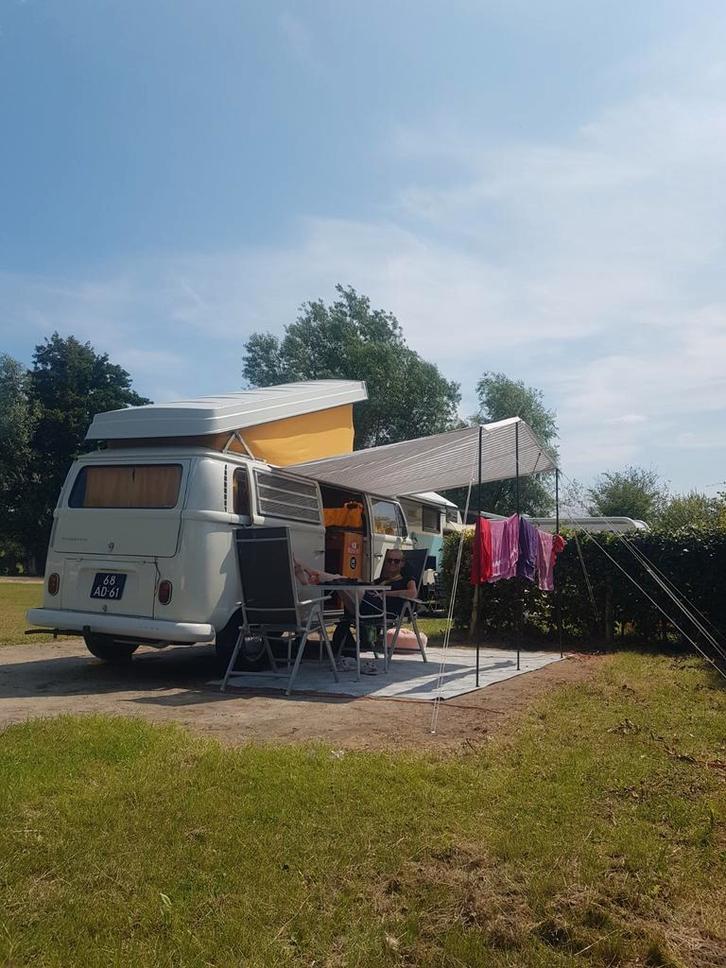 Volkswagen T2a Camper uit 1971, Caravans en Kamperen, Caravans, Particulier, tot en met 2, 1000 - 1250 kg, Rondzit, Hefbed, Omvormbare zithoek