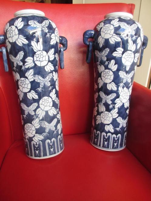 2x Oud Chinees porcelein blauwe vlinder Vazen set 42cm hoog, Antiek en Kunst, Antiek | Porselein, Ophalen of Verzenden