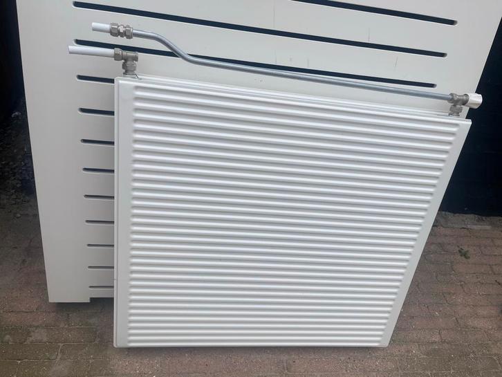 Radiator met ombouw, moet snel weg, Doe-het-zelf en Verbouw, Verwarming en Radiatoren, Gebruikt, Radiator, 500 tot 800 watt, 30 tot 80 cm