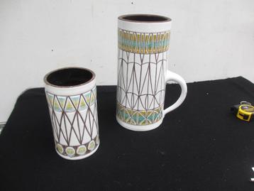 2 stuks Vintage vazen Ceramiek Maltezer Delft keramiek beschikbaar voor biedingen