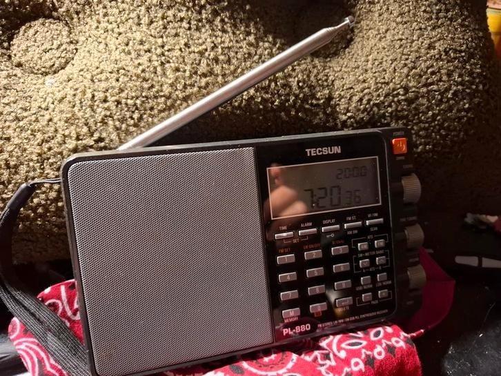 Tecsun pl 880 wereldontvanger, Audio, Tv en Foto, Radio's, Zo goed als nieuw, Wereldontvanger, Ophalen of Verzenden