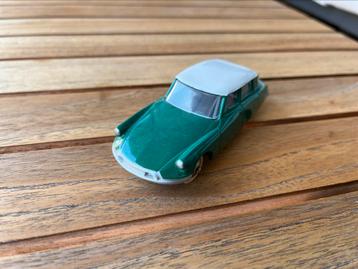 Dinky toys atlas beschikbaar voor biedingen
