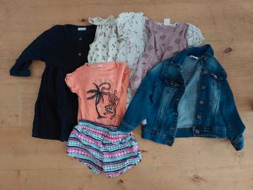 Meisjes kleding maat 98-104 beschikbaar voor biedingen