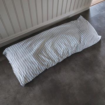Beddestee kussen Pill beschikbaar voor biedingen