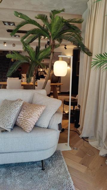 Fien vloerlamp  beschikbaar voor biedingen