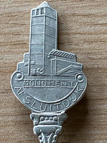 Lepeltje Monument Afsluitdijk Zuiderzeewerken beschikbaar voor biedingen