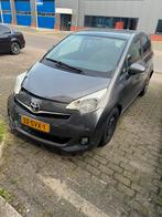 Toyota Verso-S 1.3 Vvt-i Multidrive CVT 2012 Grijs, Auto's, Toyota, 47 €/maand, Origineel Nederlands, Te koop, Zilver of Grijs