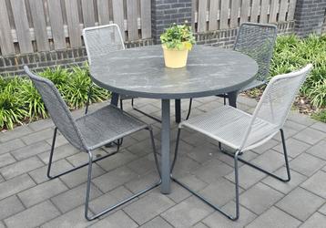 Ronde grijze tuintafel van glas met 4 stoelen beschikbaar voor biedingen