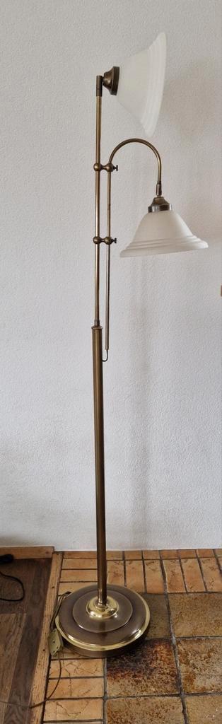 Staande lamp beschikbaar voor biedingen