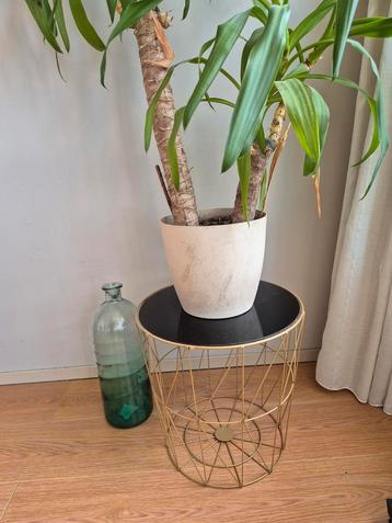 Bijzet tafel  beschikbaar voor biedingen