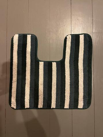 Toilet rug