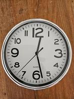 Klok, rond 19 cm., Huis en Inrichting, Ophalen, Gebruikt, Wandklok