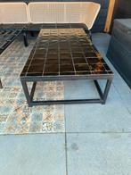 Salontafel of tuintafel. Stalen frame met gouden tegeltjes., Huis en Inrichting, Tafels | Salontafels, Ophalen, 50 tot 100 cm