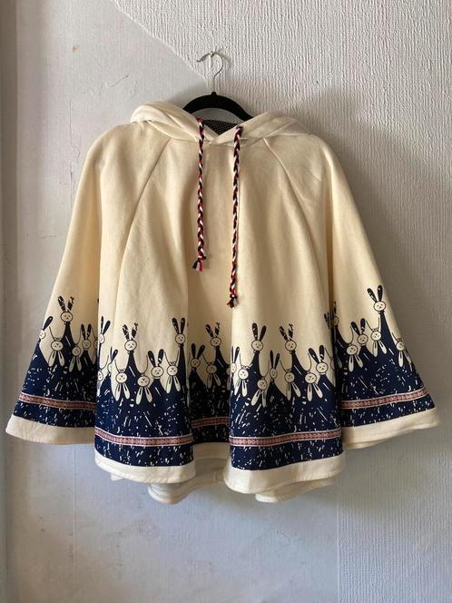 Lolita Ouji • crème bunny konijn • cute cape poncho • kawaii, Kleding | Dames, Overige Dameskleding, Zo goed als nieuw, Ophalen of Verzenden