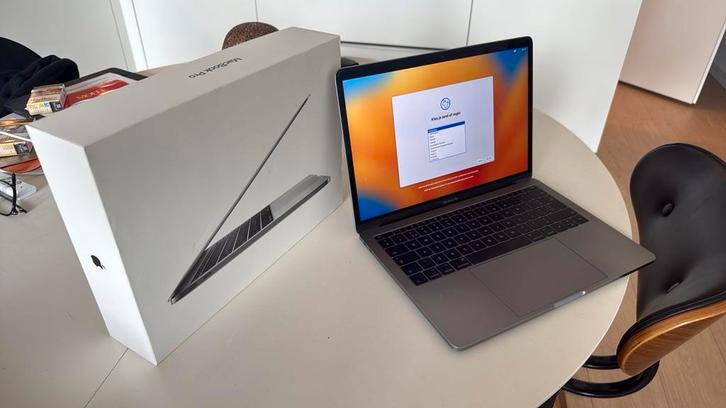 MacBook Pro 13-inch (2017, 2x Thunderbolt 3), Computers en Software, Apple Macbooks, Zo goed als nieuw, MacBook Pro, 13 inch, 2 tot 3 Ghz