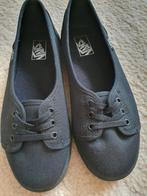 Nieuwe zwarte Vans schoenen te koop., Kleding | Dames, Schoenen, Ophalen of Verzenden, Nieuw, Zwart, Sneakers of Gympen
