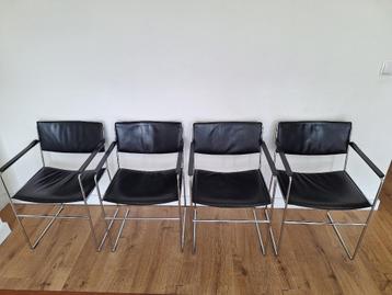 4 Arco eettafel stoelen beschikbaar voor biedingen