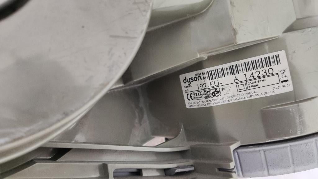 Dyson DC08T filter & motor, Gebruikt, Stofzuiger, Ophalen of Verzenden, Reservoir