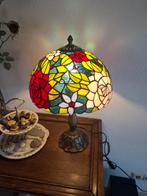 Mooie kleurrijke Tiffany Tafellamp diameter 30 cm, Ophalen of Verzenden, Nieuw, Glas, Tiffany
