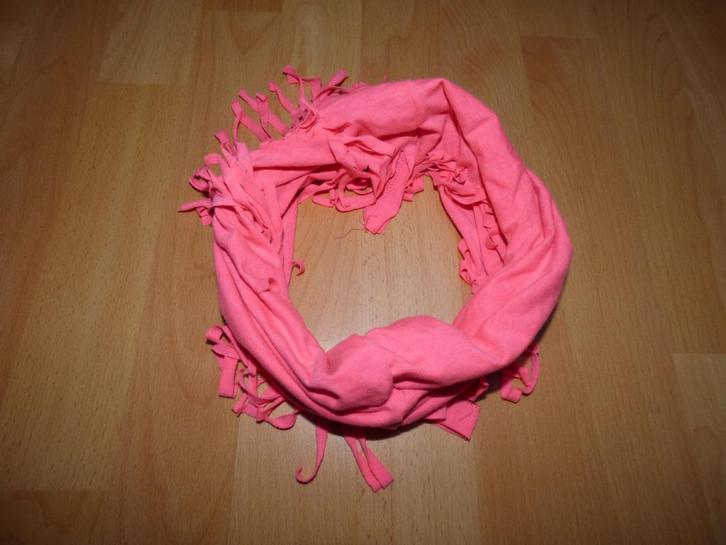 Leuk roze sjaaltje van Quapi, NIEUW!, Kinderen en Baby's, Kindermode-accessoires, Nieuw, Ophalen of Verzenden