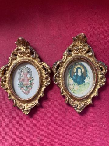 Twee antieke houten polychrome gouden lijstjes. beschikbaar voor biedingen
