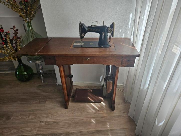 Antieke trapnaaimachine, Antiek en Kunst, Antiek | Naaimachines, Ophalen