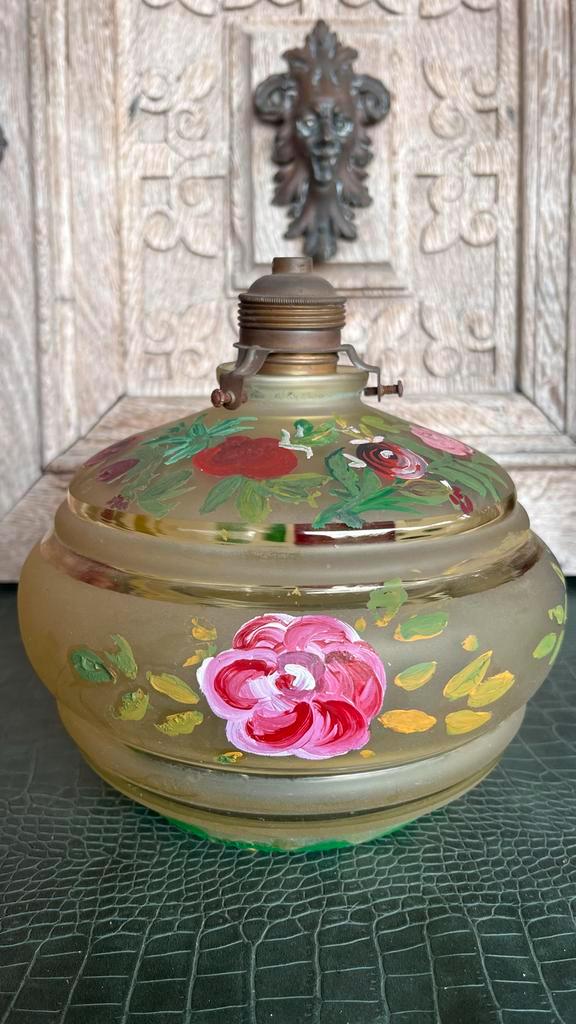 Antiek handbeschilderd glazen ampenkapje met Bloemen, Antiek en Kunst, Antiek | Lampen, Ophalen of Verzenden