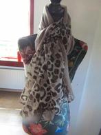 F1054 pashmina sjaal stola bruin taupe animal, Verzenden, Zo goed als nieuw, Maat 42/44 (L), Pashmina