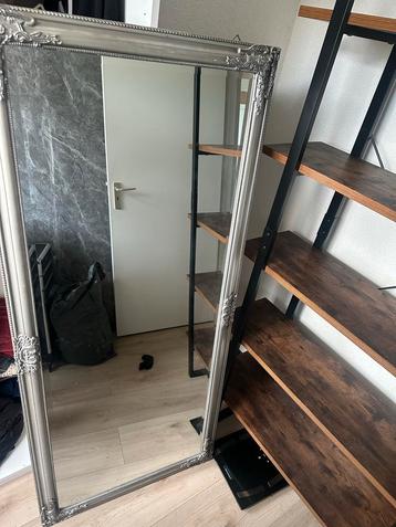 Grote Spiegel met Zilveren Lijst 72 cm breed 160 cm hoog beschikbaar voor biedingen