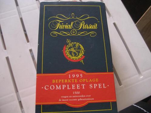 Trivial Pursuit jaar uitgave 1995, Hobby en Vrije tijd, Gezelschapsspellen | Kaartspellen, Zo goed als nieuw, Ophalen of Verzenden