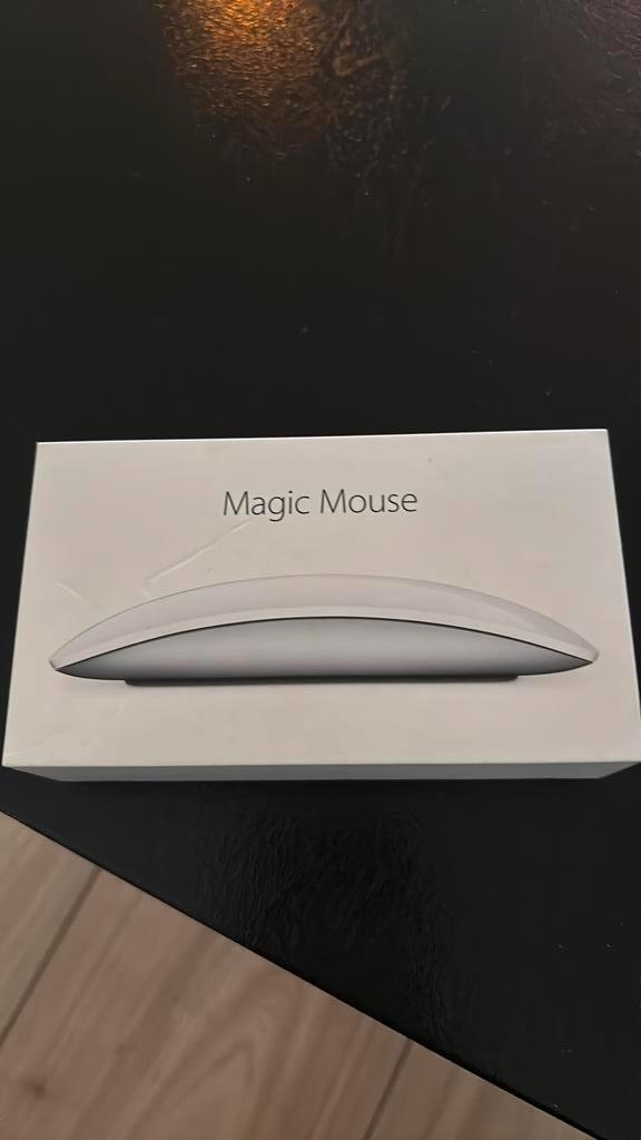 Apple Magic mouse 2 nooit gebruikt, Computers en Software, Muizen, Zo goed als nieuw, Ophalen