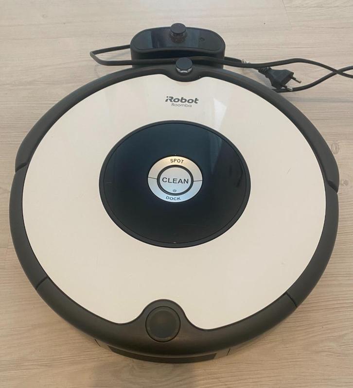 iRobot Roomba 605 - Automatic Vacuum Cleaner - The Hague, Witgoed en Apparatuur, Stofzuigers, Gebruikt, Robotstofzuiger, Minder dan 1200 watt