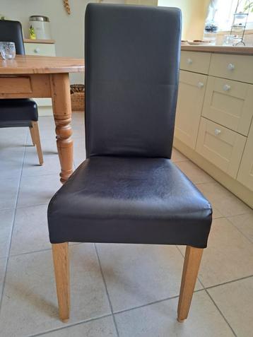 stoelen voor eettafel 4 stuks tafel ook te koop + keuken beschikbaar voor biedingen