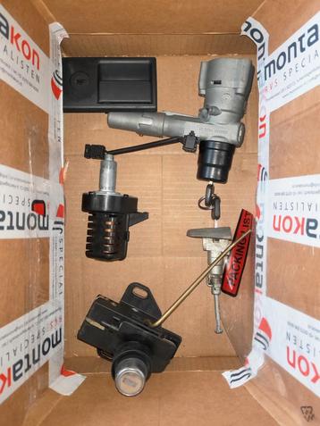 Mercedes w124 Contactslot, Deurslot & Kofferset  beschikbaar voor biedingen