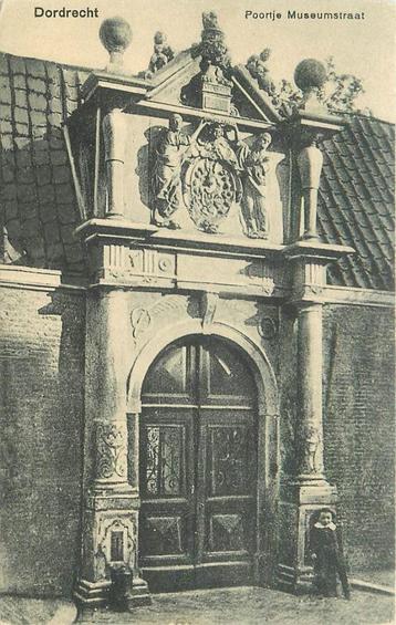 701044045 Dordrecht Poortje Museumstraat beschikbaar voor biedingen