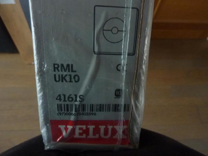 Nieuw Velux elektrisch lichtdoorlatend gordijn / RML UK10., Huis en Inrichting, Stoffering | Gordijnen en Lamellen, Nieuw, 100 tot 150 cm