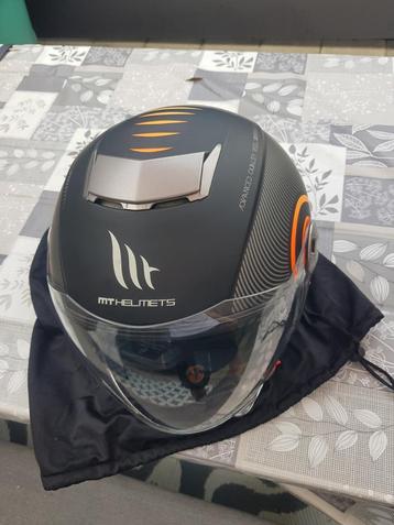 scooter helm met vizier   beschikbaar voor biedingen