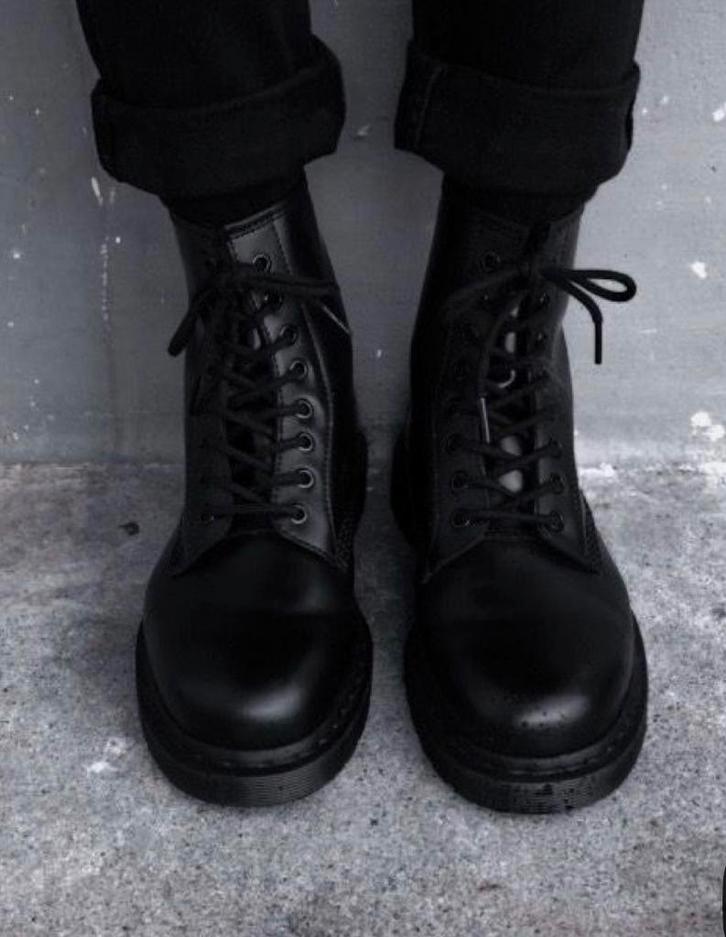 Dr Martens leren black boots, mono veterlaarzen, maat 37, Kleding | Dames, Schoenen, Zo goed als nieuw, Hoge laarzen, Zwart, Ophalen of Verzenden