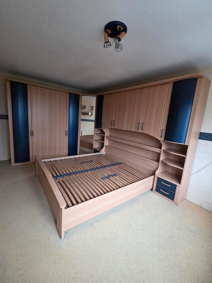 Bed met kastombouw en kaptafel, Huis en Inrichting, Slaapkamer | Bedden, Zo goed als nieuw, Tweepersoons, Overige maten, Overige maten