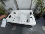 AquaVera - 2 persoons lig jacuzzi ideaal formaat, Jacuzziboer, Ophalen of Verzenden, Zo goed als nieuw, Traan 5 9351 VM leek