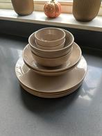 Taupe Action Servies - Zo goed als nieuw!, Huis en Inrichting, Ophalen, Zo goed als nieuw, Effen, Aardewerk