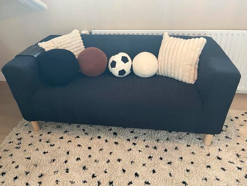 IKEA KLIPPEN BANK – 1 JAAR OUD, NIEUWE HOES + EXTRA POTEN!, Huis en Inrichting, Banken | Bankstellen, Zo goed als nieuw, Rechte bank