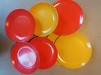 Vintage Plastic Bordjes - Effen & Bloempatroon (11), Huis en Inrichting, Keuken | Servies, Overige materialen, Gebruikt, Ophalen of Verzenden