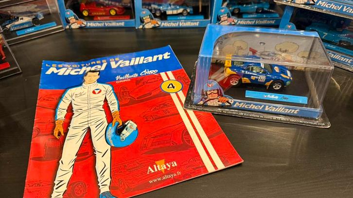 Nr4. Vaillante Cairo (seal+boekje) - Michel Vaillant, Hobby en Vrije tijd, Modelauto's | 1:43, Gebruikt, Auto, Overige merken