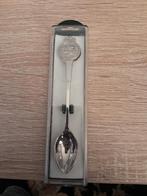 Herdenkingslepel Koningin Elizabeth II in doos, Antiek en Kunst, Antiek | Bestek, Ophalen of Verzenden