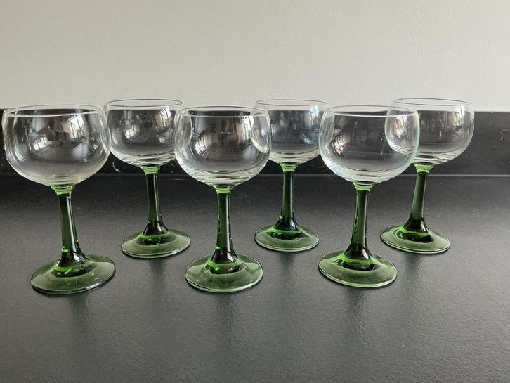 Vintage wijnglazen met groene voet  6 stuks, Antiek en Kunst, Antiek | Glas en Kristal, Ophalen of Verzenden